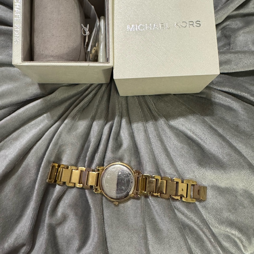 Lady watch - Picture 3 of 5